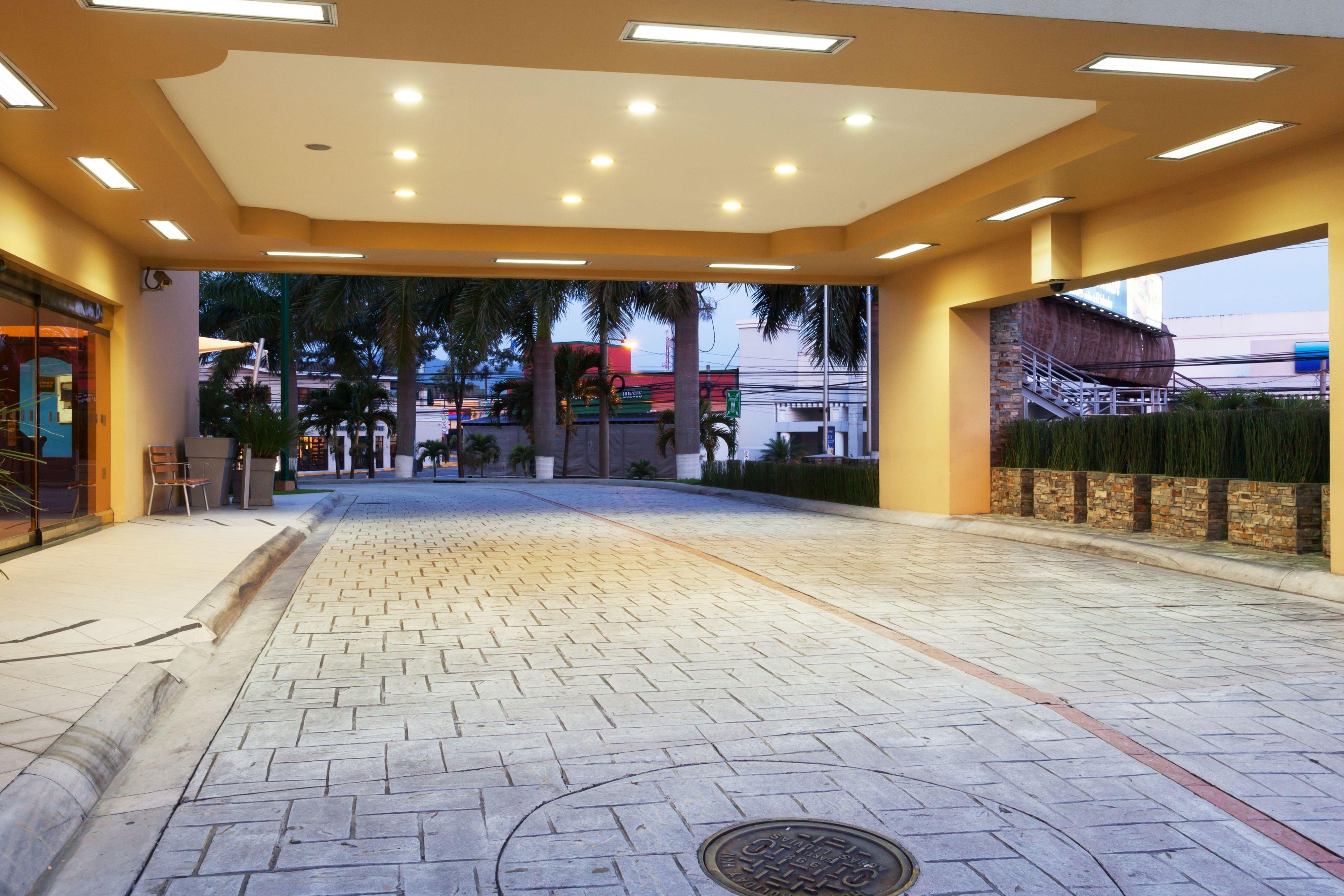 Holiday Inn San Salvador By Ihg Екстер'єр фото
